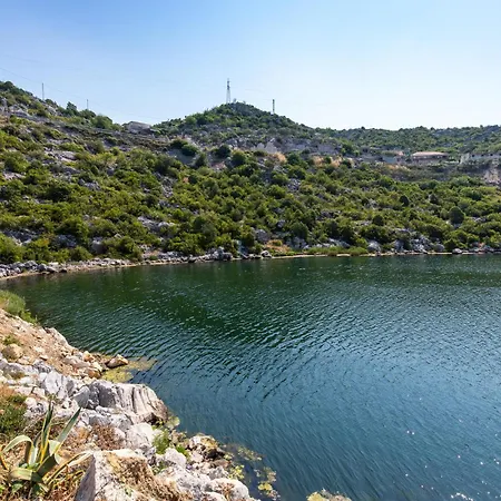 5 Bedroom Stunning In *