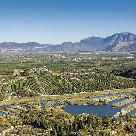 5 Bedroom Stunning In Apartmán Ploce (Dubrovnik-Neretva)