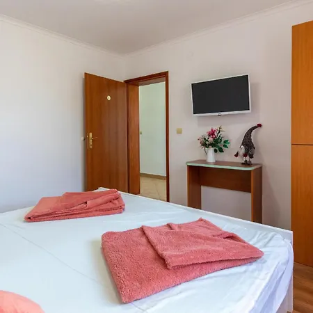 5 Bedroom Stunning In *