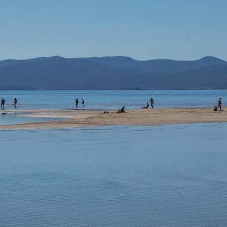 5 Bedroom Stunning In Apartament