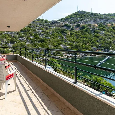 5 Bedroom Stunning In