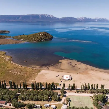 Apartamento 5 Bedroom Stunning In *