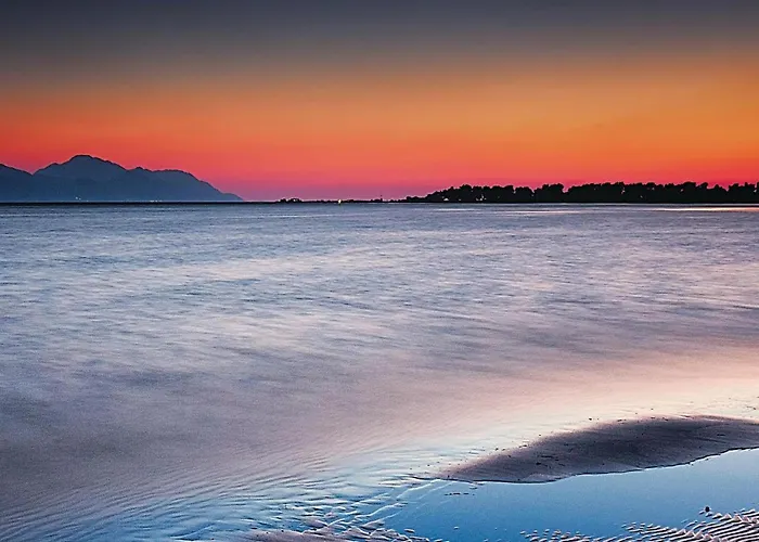 Apartment 5 Bedroom Stunning In