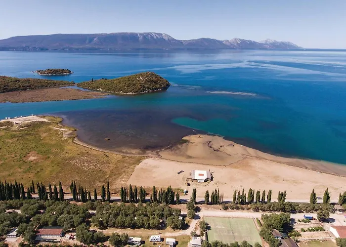 Apartment 5 Bedroom Stunning In *